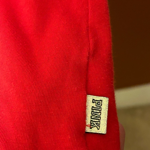 PINK Victoria Secret Ladies T-shirt, Size XS Be ready for the holiday - Picture 3 of 6